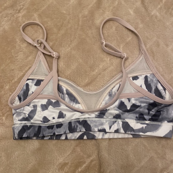 Lululemon sport bra - Picture 2 of 3